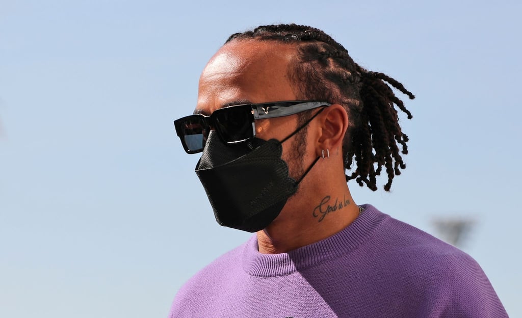 Lewis Hamilton wird auf Schloss Windsor erwartet.