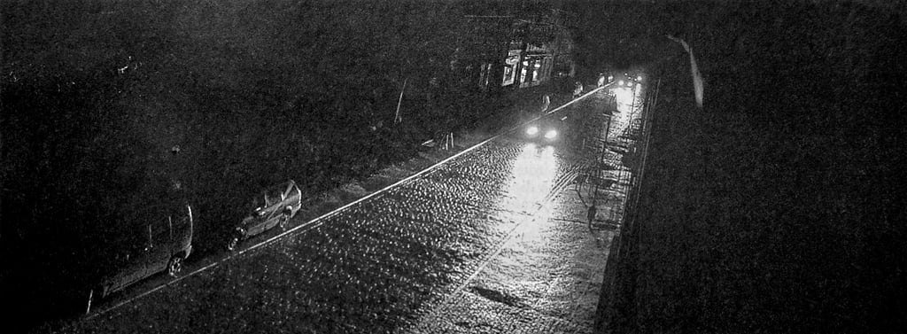 Dieses Foto zeigt Salzwedels Neuperverstraße beim großen Stromausfall während Orkan Kyrill im Januar 2007. Tankstellen, Supermärkte, Wohnungen: alles dunkel. Für den Landkreis ist dies ein Horrorszenario.