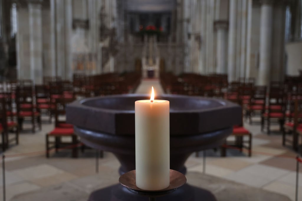 Magdeburger Dom: In Mecklenburg-Vorpommern sind Gottesdienst ganz ohne Zugangsbeschränkung („0G“) verboten.