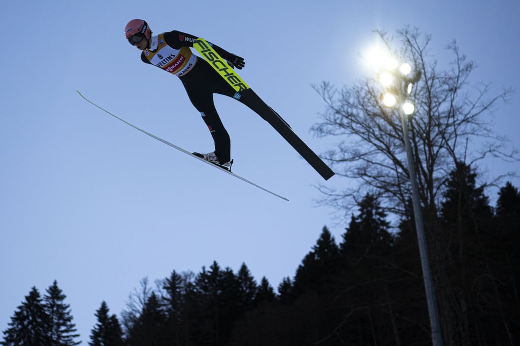 Der Gesamtweltcupführende kam beim Weltcup in Engelberg auf Weiten von 135 und 131,5 Meter und damit auf den zweiten Platz.