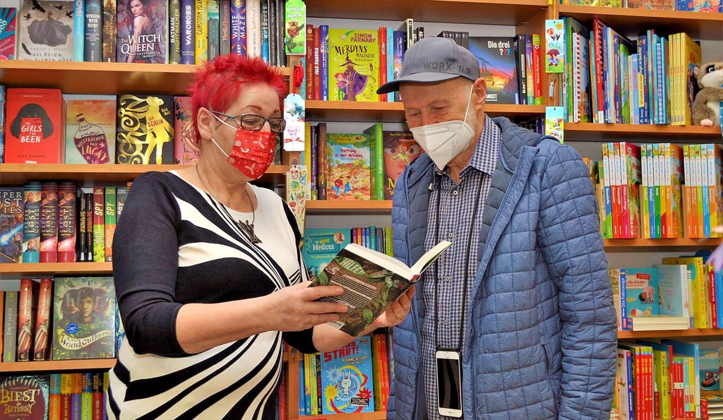 Margit Muschter gehört mit ihrer Buchhandlung in Wanzleben zu den Einzelhändlern, bei denen 2-G nicht vorgeschrieben ist.
