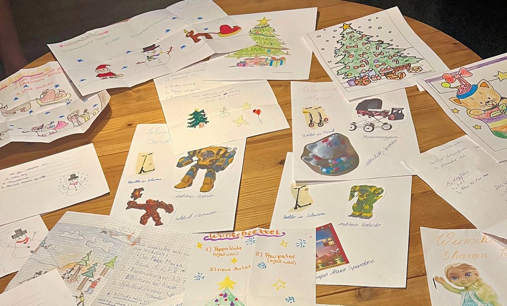 Einige Kinder aus Stendal schrieben auch in diesem Jahr Wunschzettel für Weihnachten an die Mitarbeiter der Arche. Wie im Bild zu sehen, waren die Mädchen und Jungen kreativ.