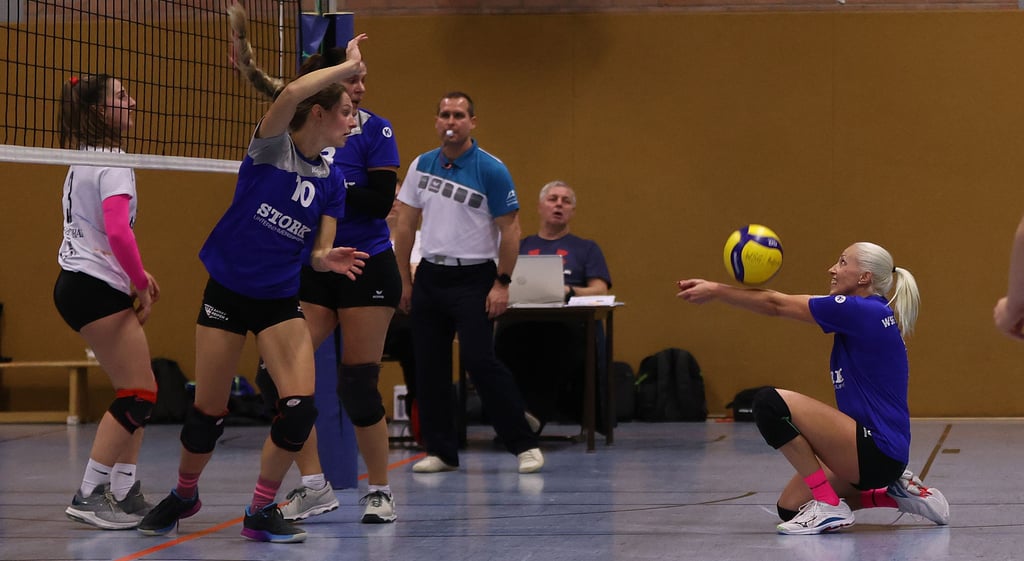 Michaela Buschke (am Ball) wurde wieder zur besten Spielerin der WSG gekürt.