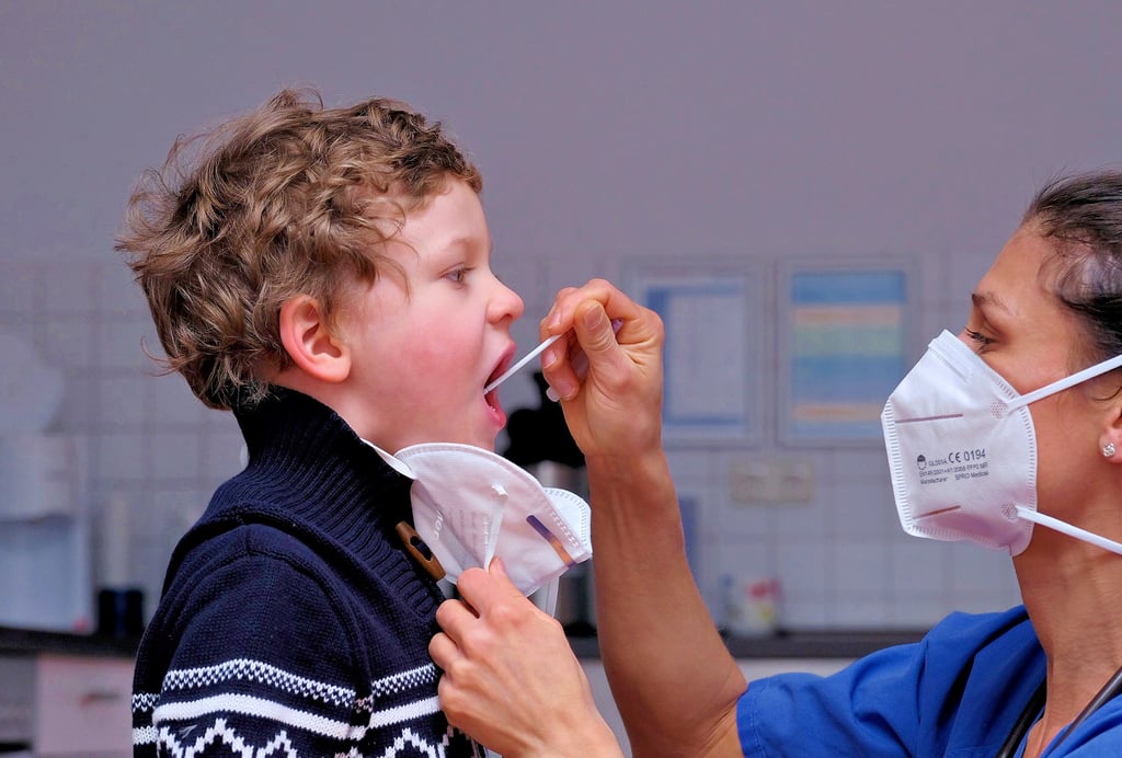 Corona-Test bei einem Kindergarten-Kind: Soll mehr und schneller in den Kitas im Sülzetal getestet werden? Darüber wurde im Gemeinderat diskutiert.