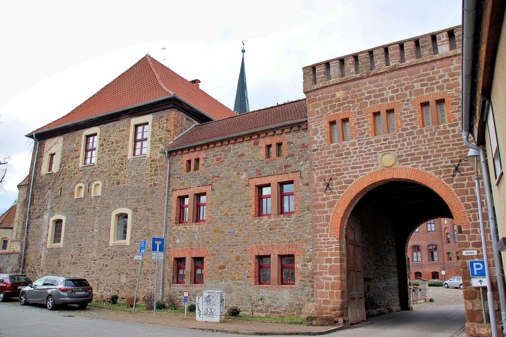 Der Eingang auf das Gelände der Domäne in Groß Ammensleben.
