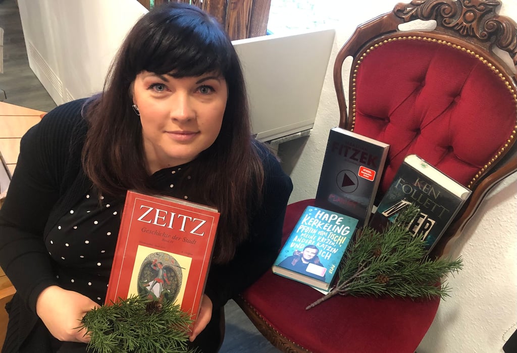 Sabine Mehland hat eine kleine Sammlung Bücher zusammengestellt. Ihre Empfehlung ist Teil 4 der Stadtchronik von Rudolf Drößler.