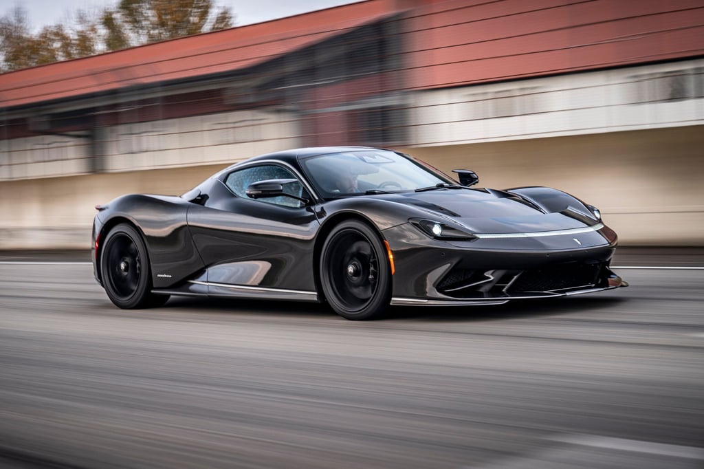 Elektrisches Auto der Superlative: Der Pininfarina für rund 2,4 Millionen Euro hat vier E-Motoren, die zusammen auf 1900 PS kommen.