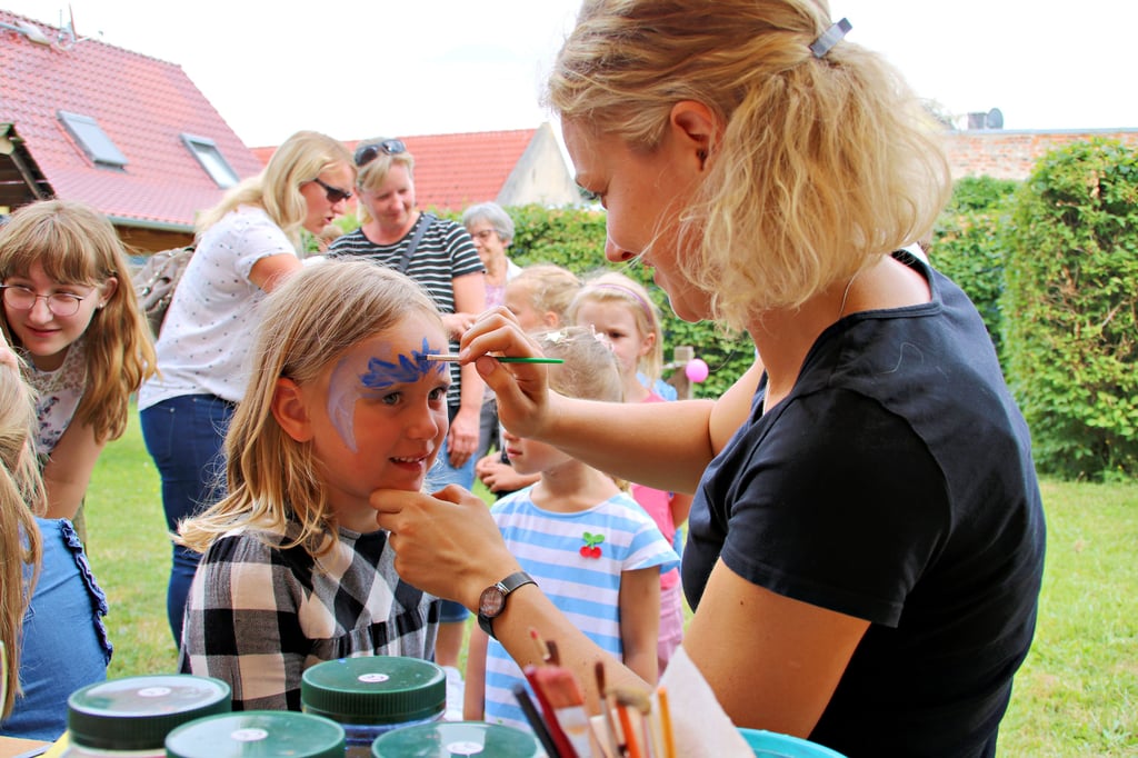 Sommerfest in der Kita Am Storchennest in Biederitz. Kita-Plätze sind auch in der Gemeinde Biederitz rar. Jetzt soll eine Bedarfsermittlung her.