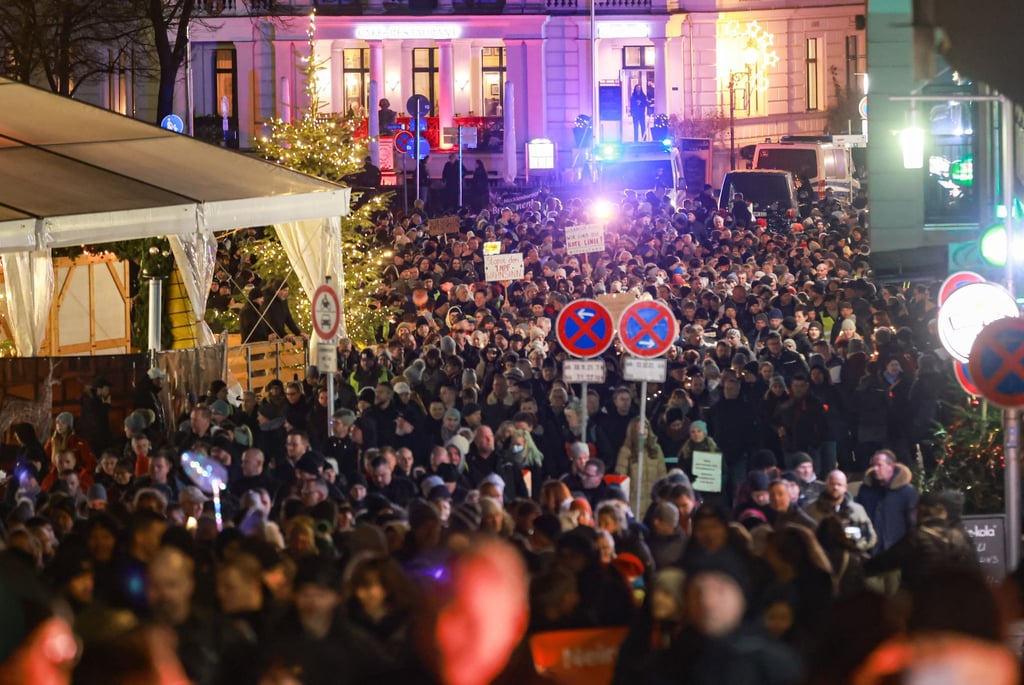 Demonstration in der Innenstadt von Schwerin gegen die Corona Maßnahmen.
