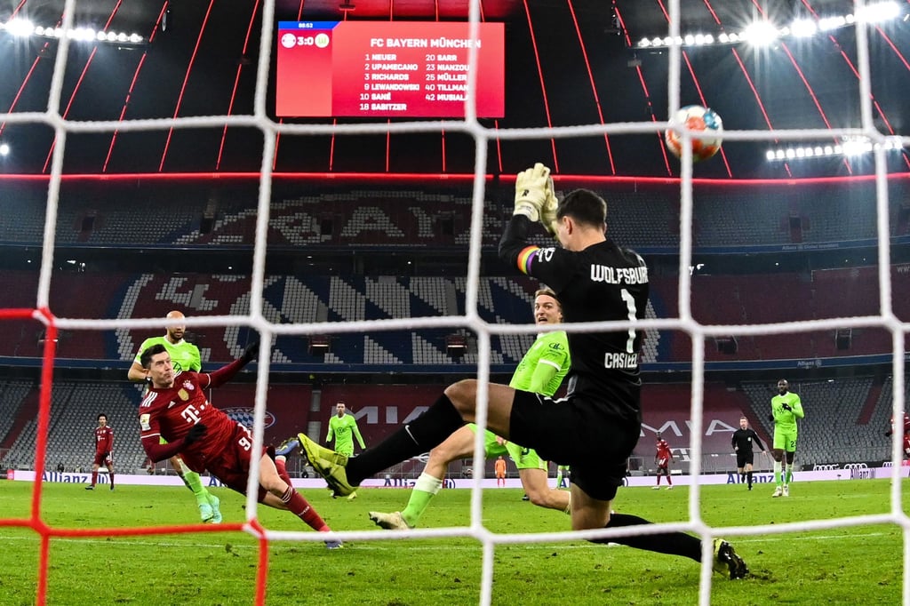 Bayern-Star Robert Lewandowski traf zum 4:0-Endstand gegen den VfL Wolfsburg.