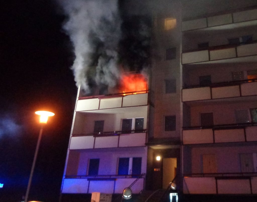Die Wohnung stand komplett in Flammen.