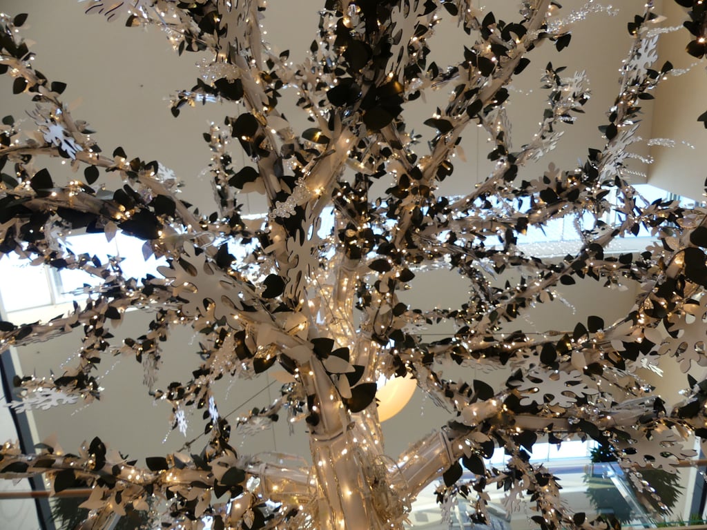 Rund 100 Lichterbäume strahlen im Center
