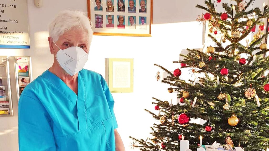 Marlies Schmilorz aus Könnern half nach dem Hilferuf mit.