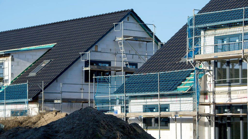 Das Bauen ist in Sachsen in diesem Jahr nach Angaben des Statistischen Landesamtes deutlich teurer geworden.