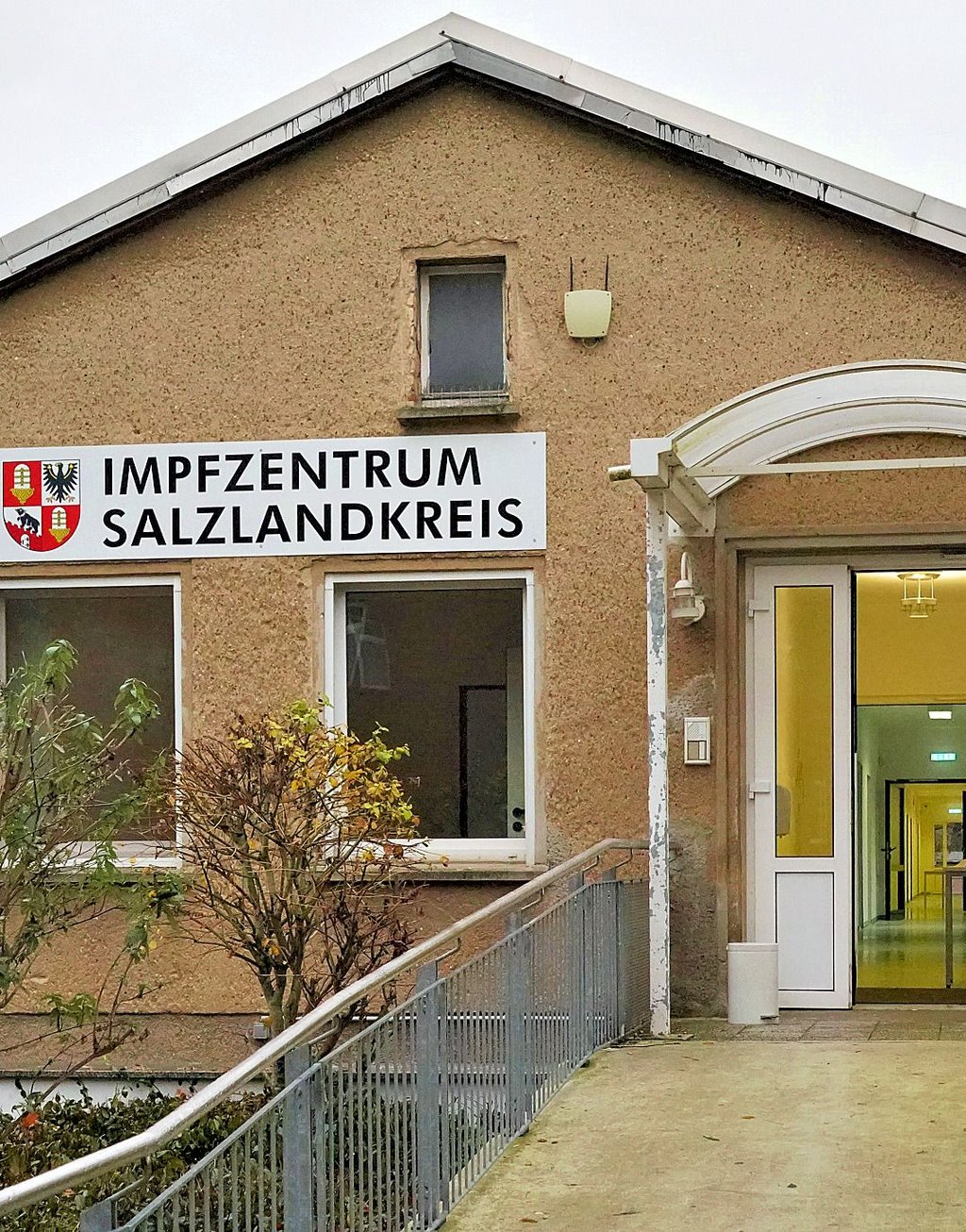 Auch über die Feiertage wird im Impfzentrum des Salzlandkreises in Staßfurt weitergeimpft.