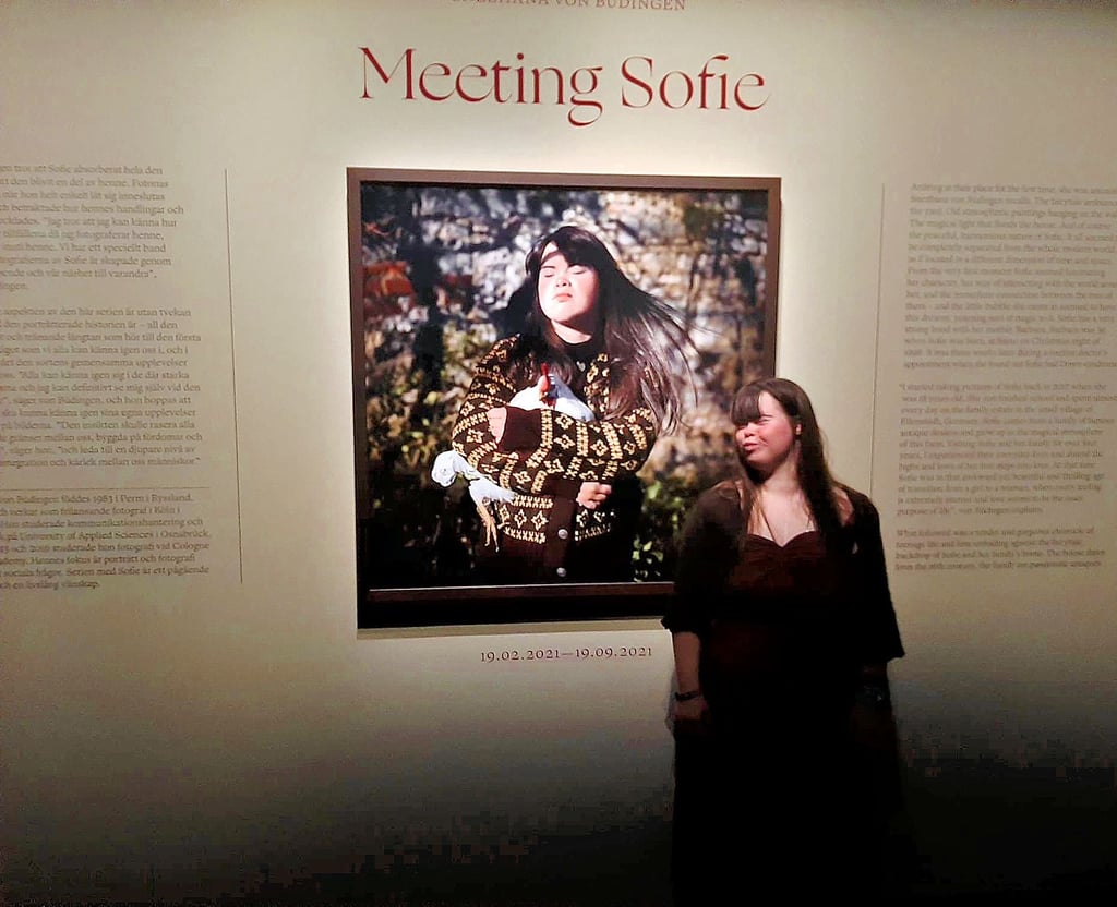 Sofie Häusser aus Eilenstedt in der Fotografiska Stockholm in ihrer eigenen Ausstellung „Meeting Sofie“.