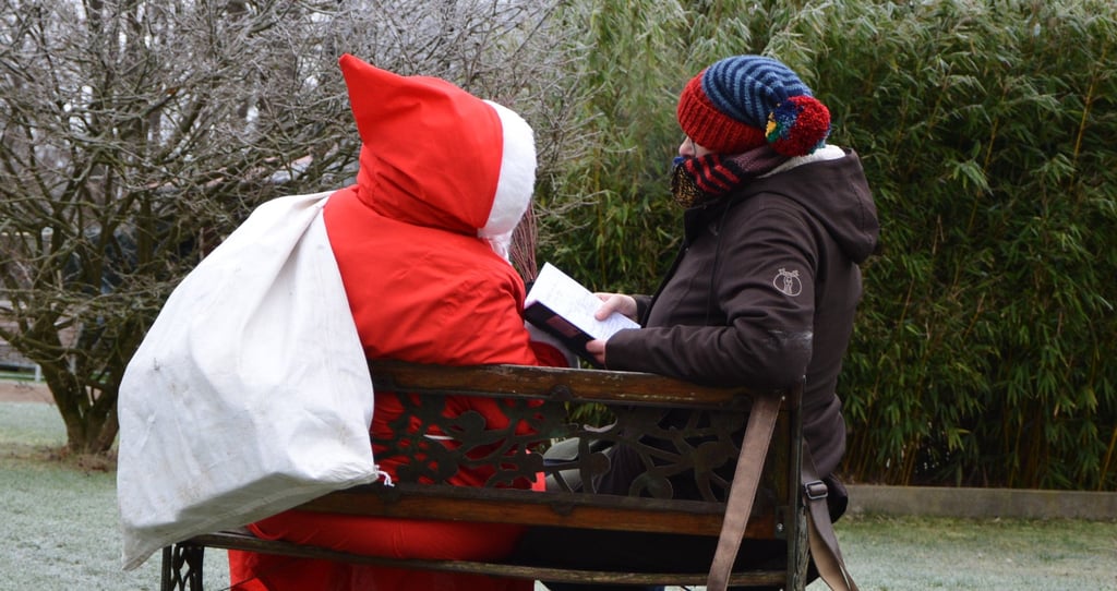 Volksstimme-Redakteurin Karina Hoppe traf den Weihnachtsmann in Lichterfelde. Mit herzlicher Unterstützung von Brita Rauch.