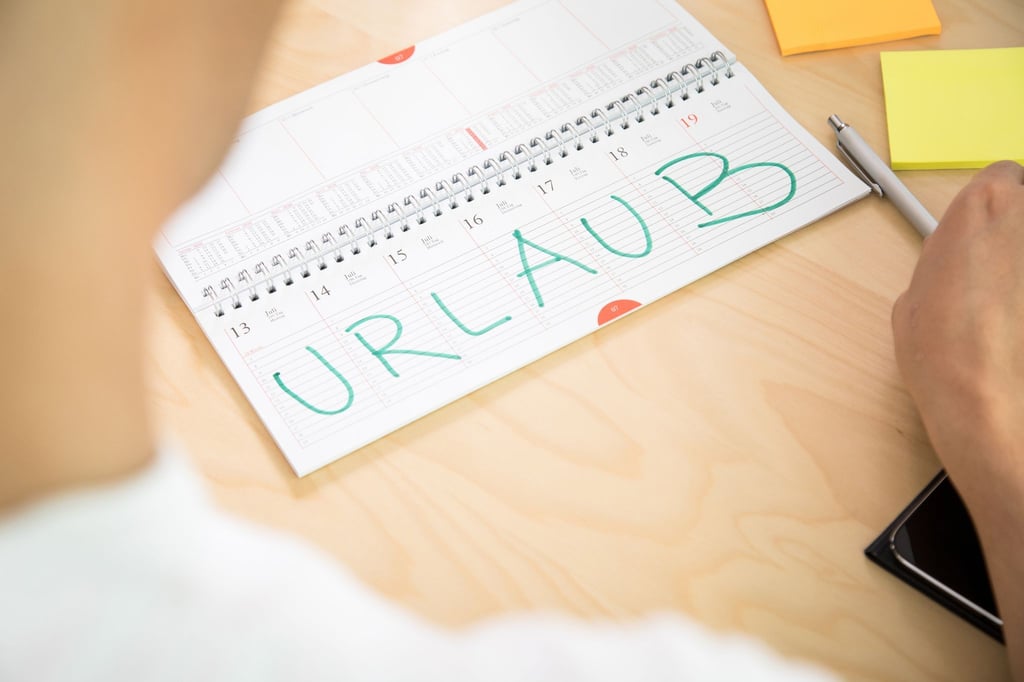 Freiwillig oder verpflichtend: Ob man Urlaubsanspruch hat, hängt von der Art des Praktikums ab.