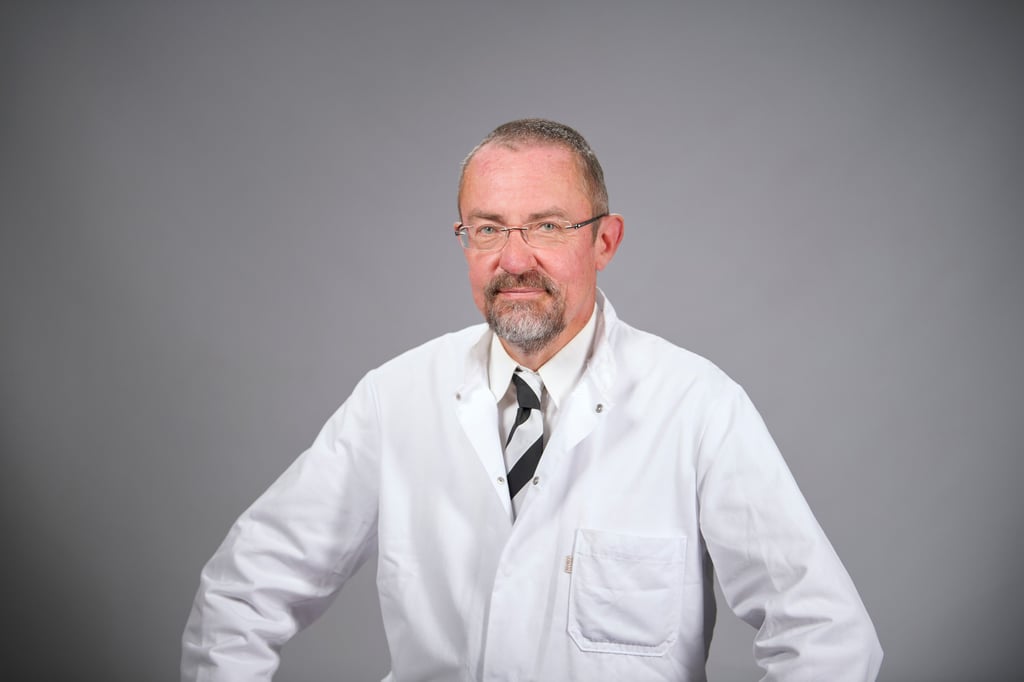 Markus Motschmann ist Chefarzt der Klinik für Augenheilkunde am Ameos-Klinikum in Haldensleben.