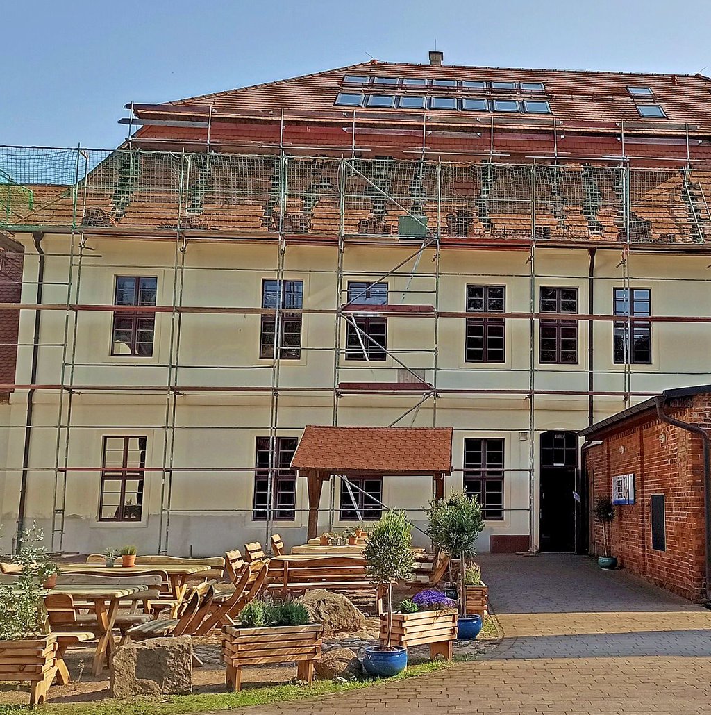 Die Dachsanierung am Kavaliershaus in Pietzpuhl ist vom Land Sachsen-Anhalt und mit europäischen Fördermitteln gefördert worden.