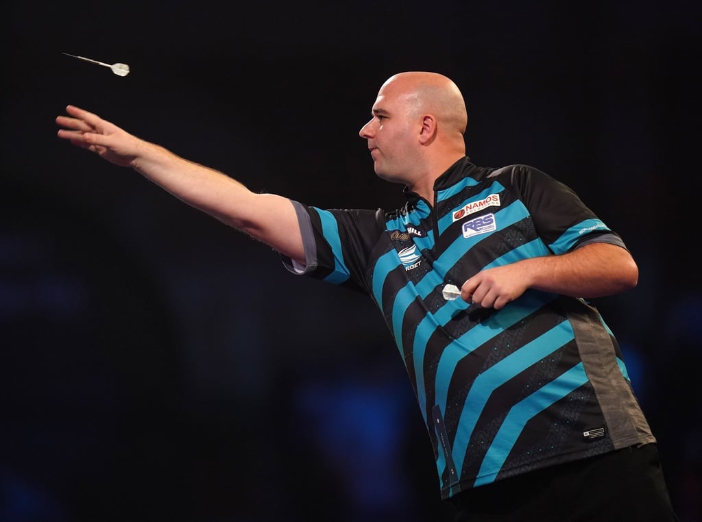 Der Engländer Rob Cross trifft nun in der dritten Runde der Darts-WM auf den Nordiren Daryl Gurney.