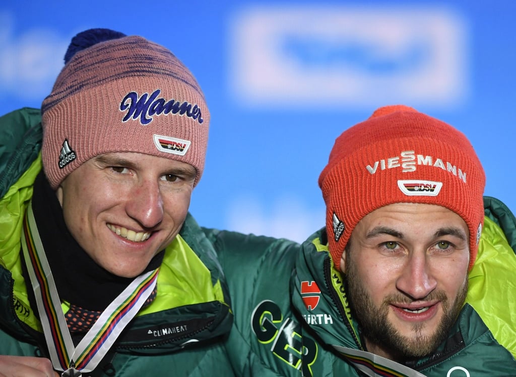 Starten ambitioniert in die Skisprung-Saison: Markus Eisenbichler (r) und Karl Geiger.
