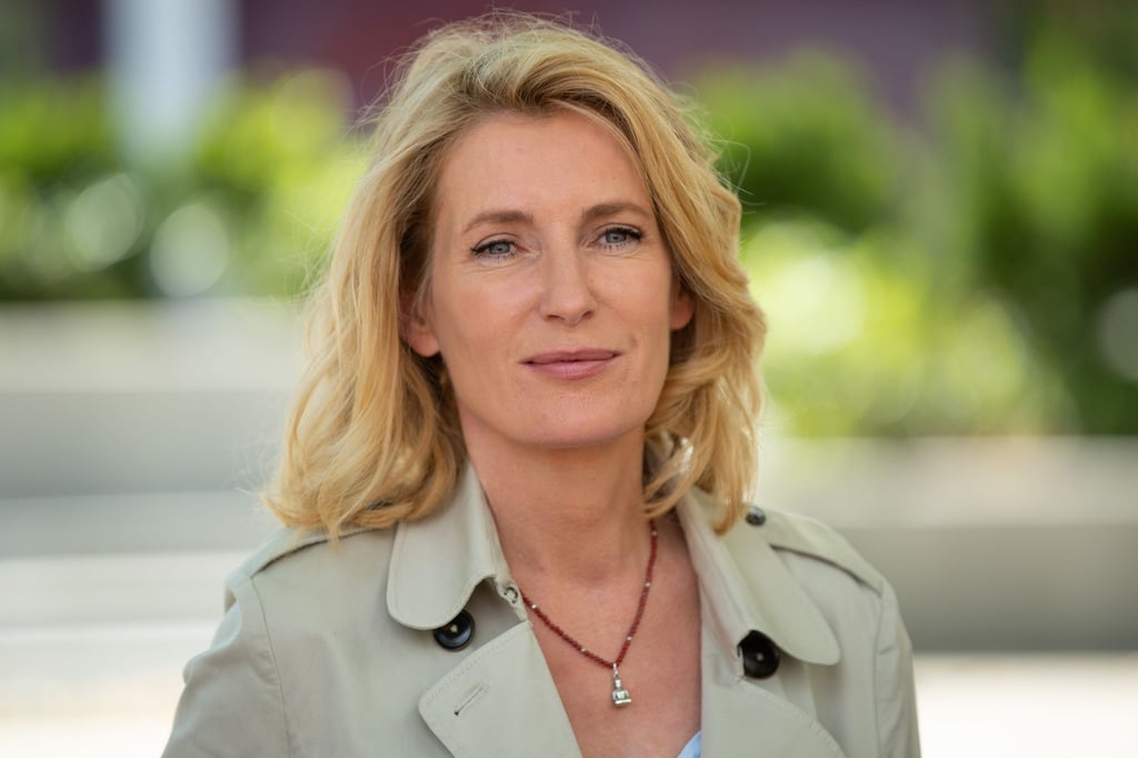 Die Schauspielerin Maria Furtwängler hat ein wenig die Seiten gewechselt.