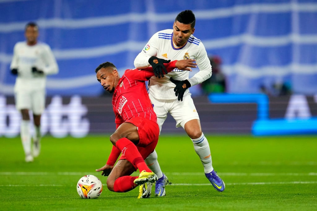 Real Madrid muss auch auf Casemiro (r) verzichten.