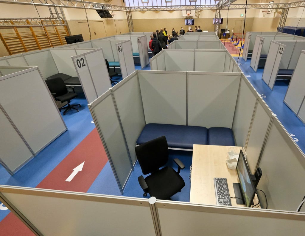 Am zweiten Weihnachtsfeiertag sind in Halle 575 Menschen gegen Corona geimpft worden - 40 davon zum ersten Mal.