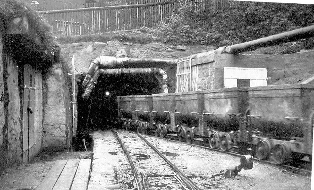 So sah das Mundloch des Mühlenwegstollens im Bergrevier Hüttenrode 1938 aus.