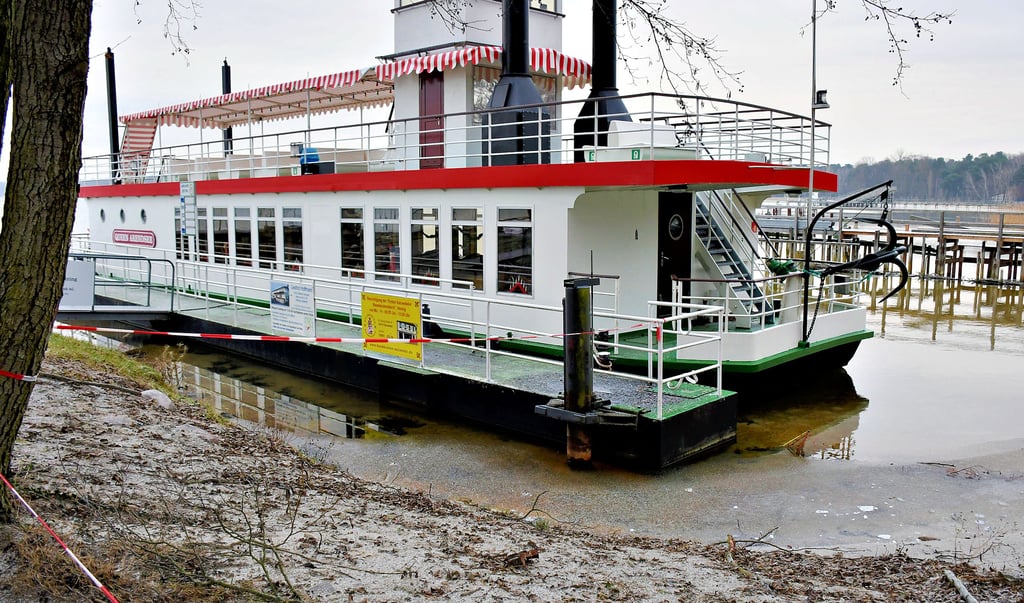 Das Eis reichte noch nicht bis zum Schiff.