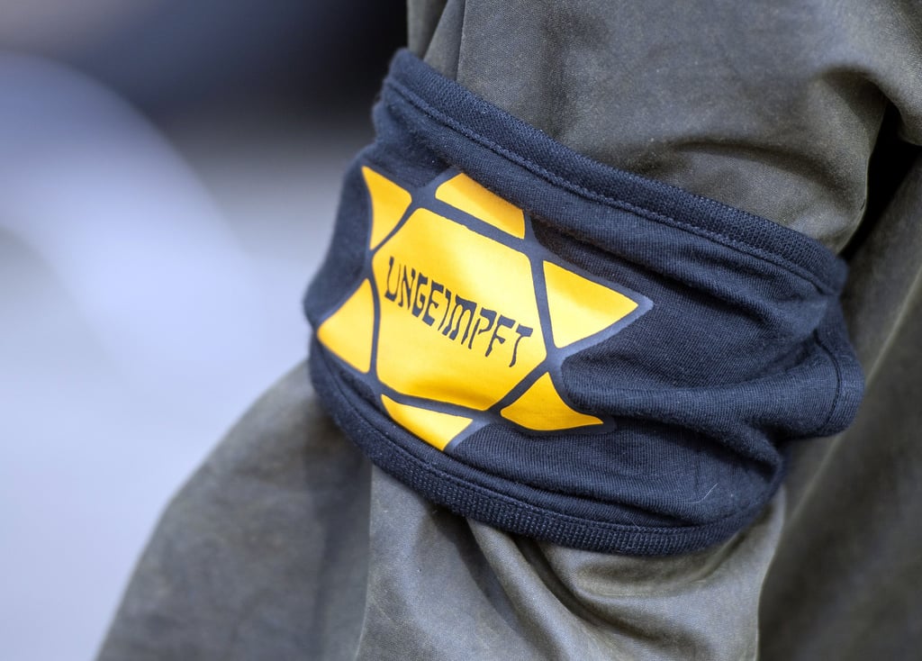 Der juristische Umgang mit "Ungeimpft"-Judensternen ist umstritten. Nun ermittelt die Polizei Magdeburg in einem solchen Fall wegen Volksverhetzung.