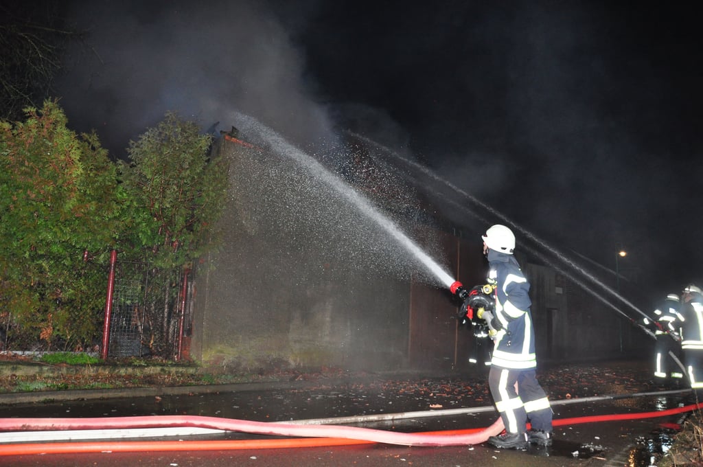 Mehrere Feuerwehren aus dem Umland waren an den Löscharbeiten beteiligt.