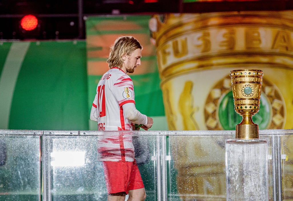 Wieder kein Titel: Emil Forsberg nach dem verlorenen Pokalfinale.