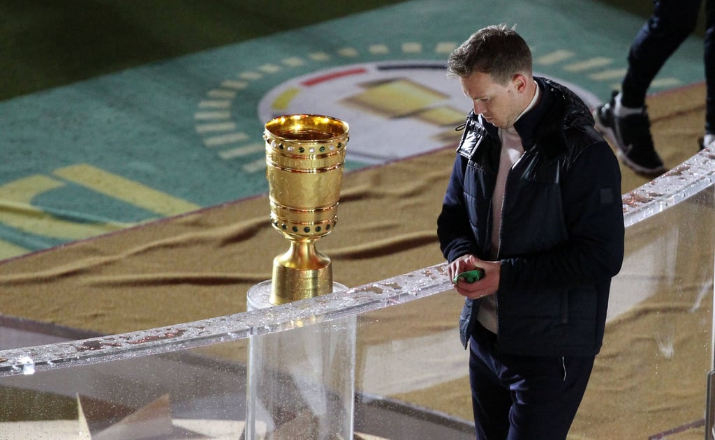Die ganze Enttäuschung des Jahres 2021 in einem Bild: Julian Nagelsmann und sein Abgang bei RB Leipzig ohne Titel.