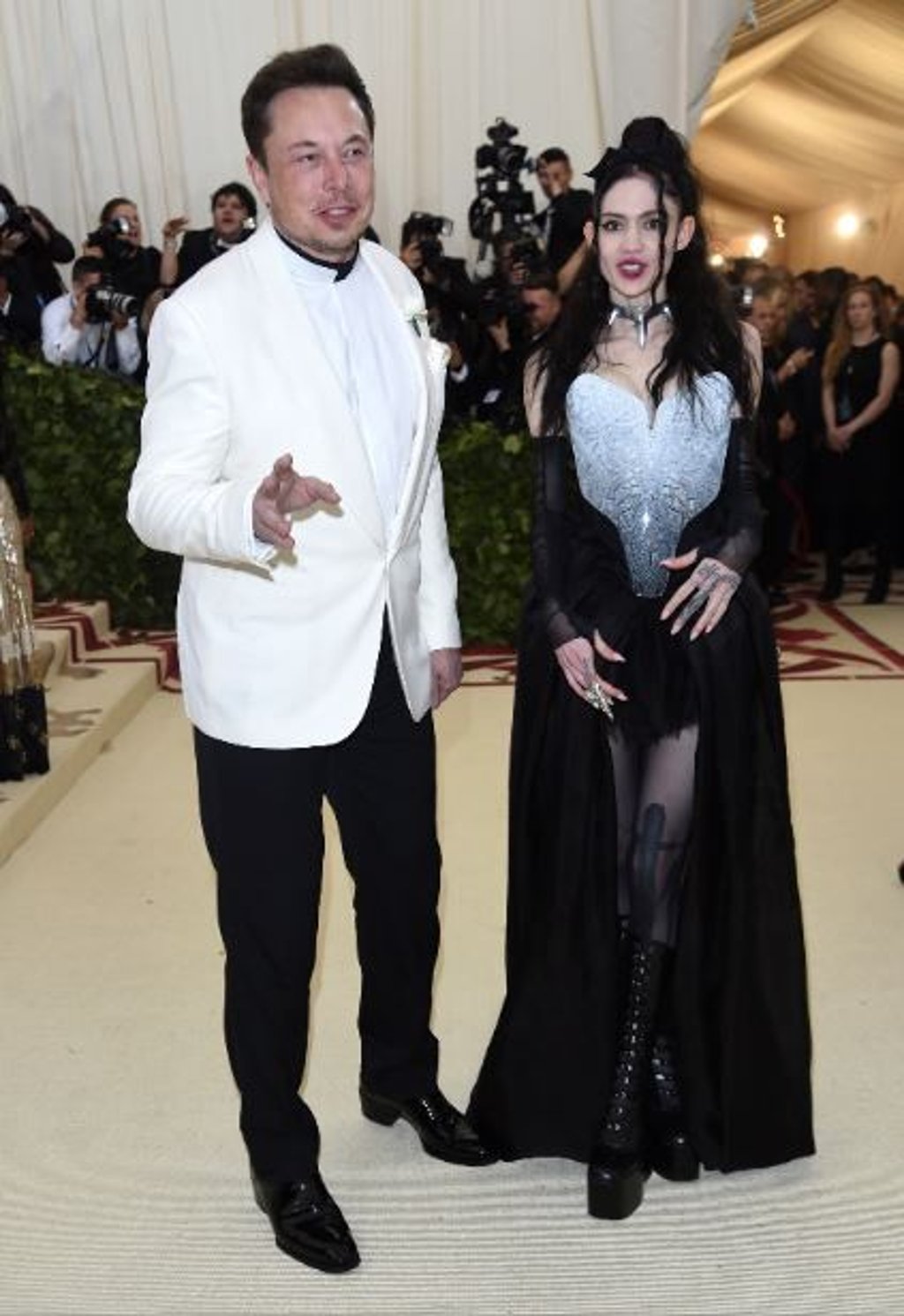 Seit 2018 ist bekannt, dass Grimes mit dem Automobil- und Raumfahrtunternehmer Musk zusammen ist.