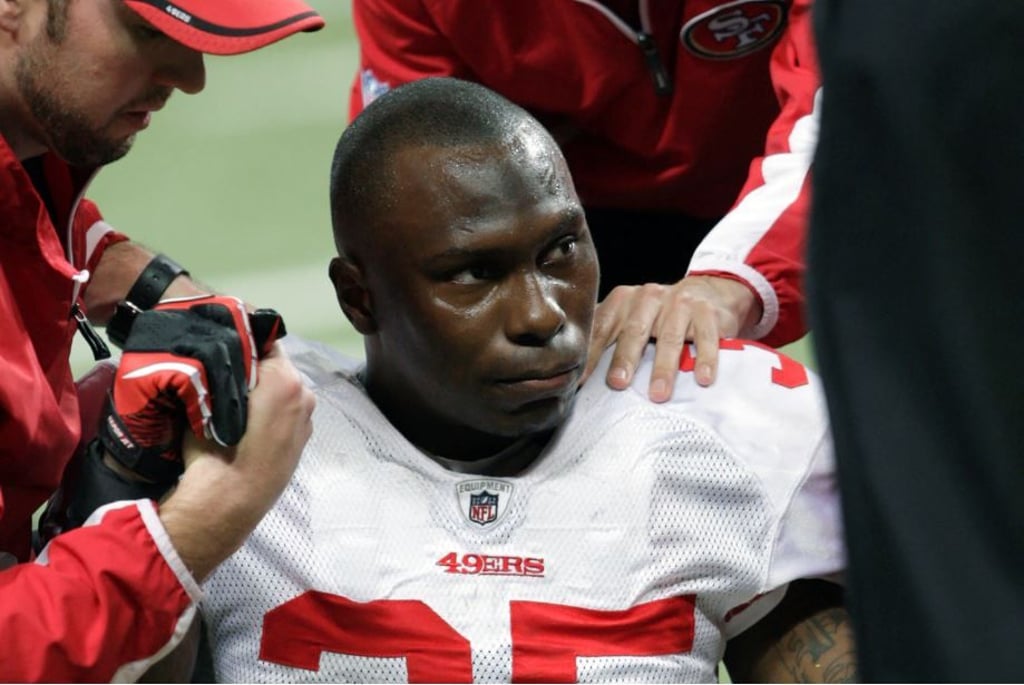 Der früherer NFL-Profi-Footballspieler Phillip Adams hat im südlichen US-Bundesstaat South Carolina nach Polizeiangaben drei Erwachsene und zwei Kinder erschossen.