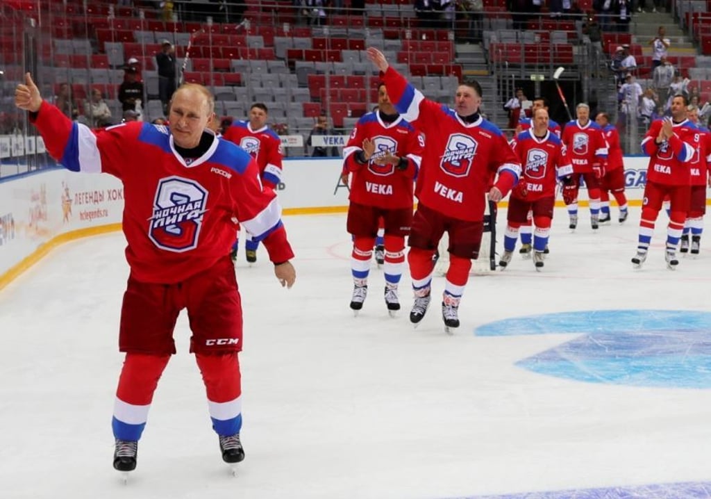 Putin ist leidenschaftlicher Eishockey-Spieler.