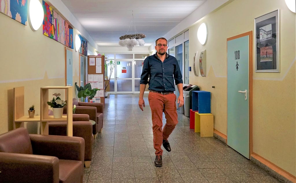 Der stellvertretende Schulleiter der Lessing-Ganztagsschule in Salzwedel, Stefan Hübner, ist mit Blick auf Schnelltests der Kritik einiger Eltern ausgesetzt.
