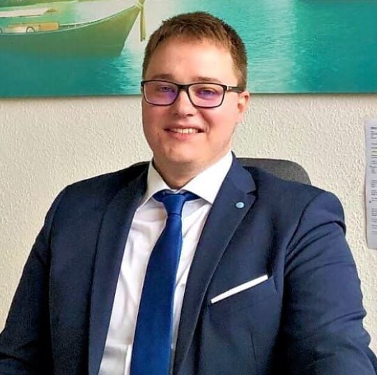 Christopher Hesselbarth leitet jetzt offiziell die Einstein-Grundschule.