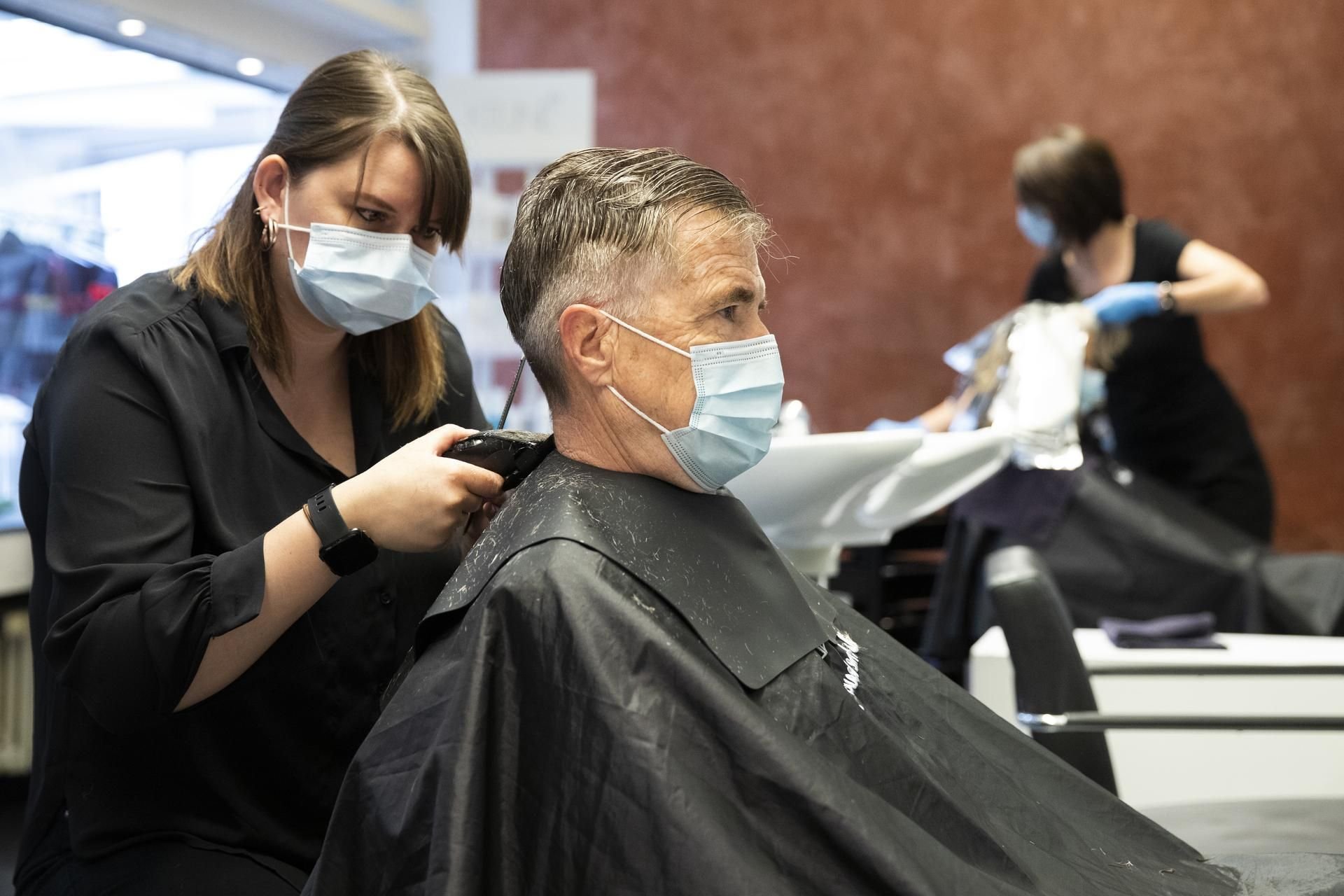 Antrag abgewiesen: Frieseure bleiben bis zum 1. März geschlossen.