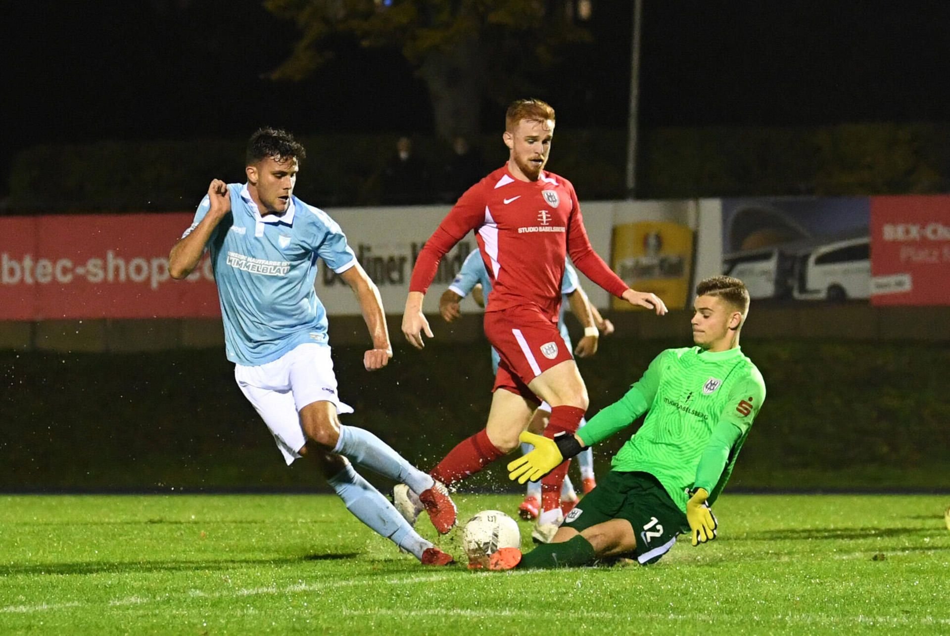 Spitzenreiter Viktoria Berlin könnte beim Restart der Regionalliga Nordost das Heimrecht entzogen werden.