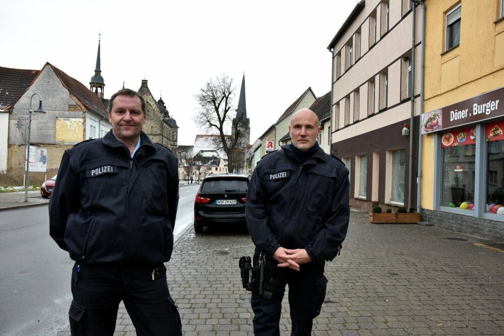 Ingo Koch (links) und Karsten Dotschkal sind die Lützener Regionalbereichsbeamten.