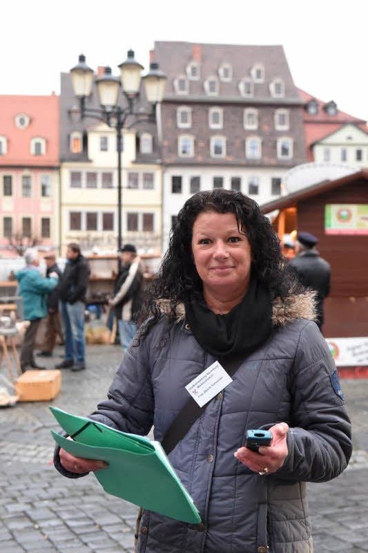 Open-Air-Arbeitsplatz: Marktmeisterin Birgit Abicht-Schneider.
