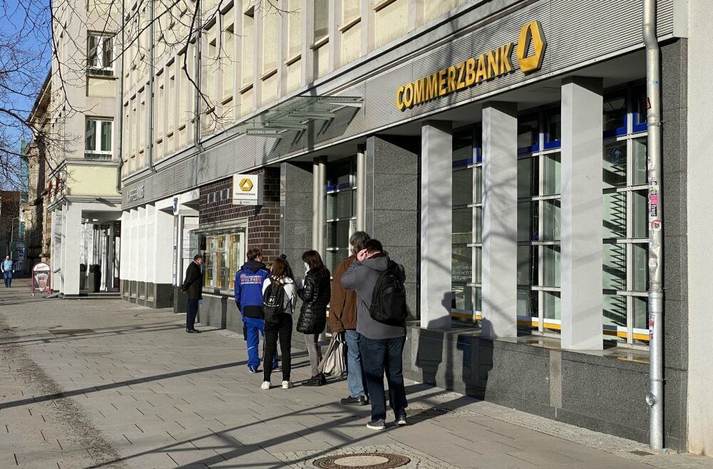 Bleibt die Commerzbank in Dessau?