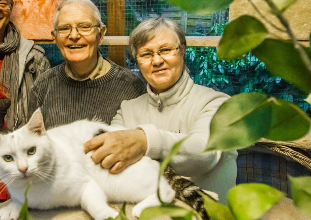 Hansi (rechts) und Frank Emmrich freuen sich, dass am 27. Februar die Karnevalisten aus Elster auf ihrem Gnadenhof anrücken.