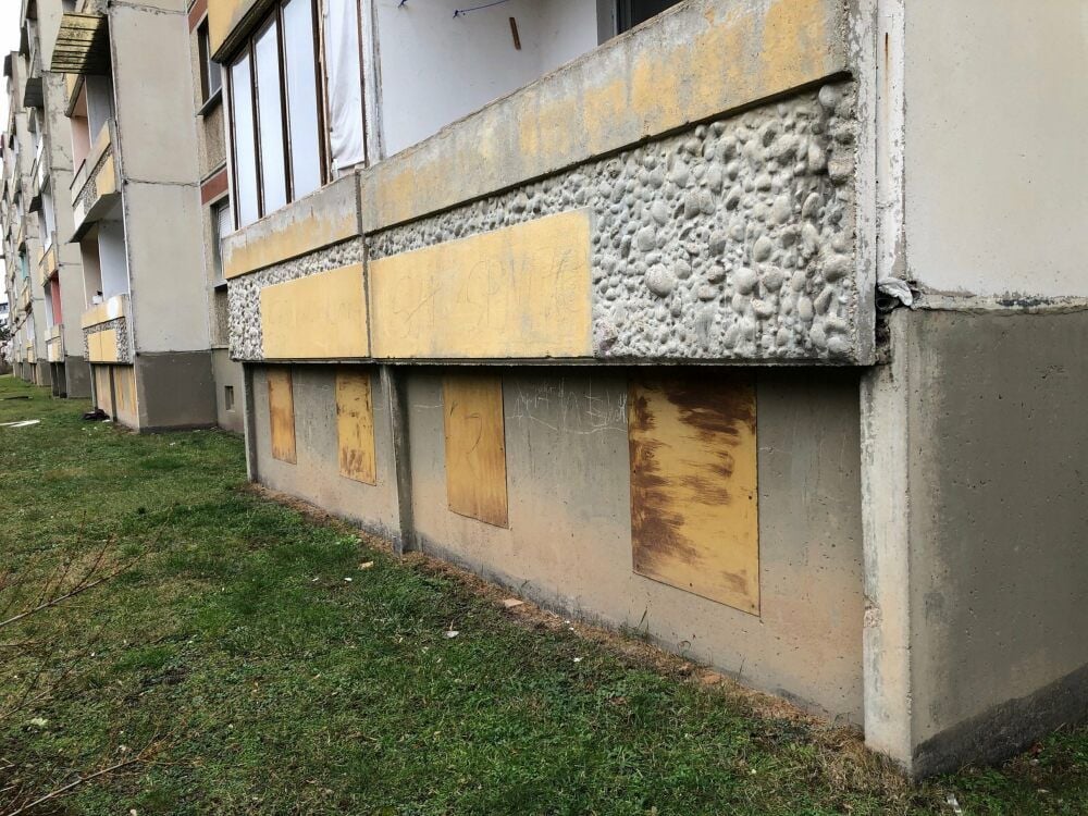 Die Aussparungen in den Kellerwänden wurden verschlossen.