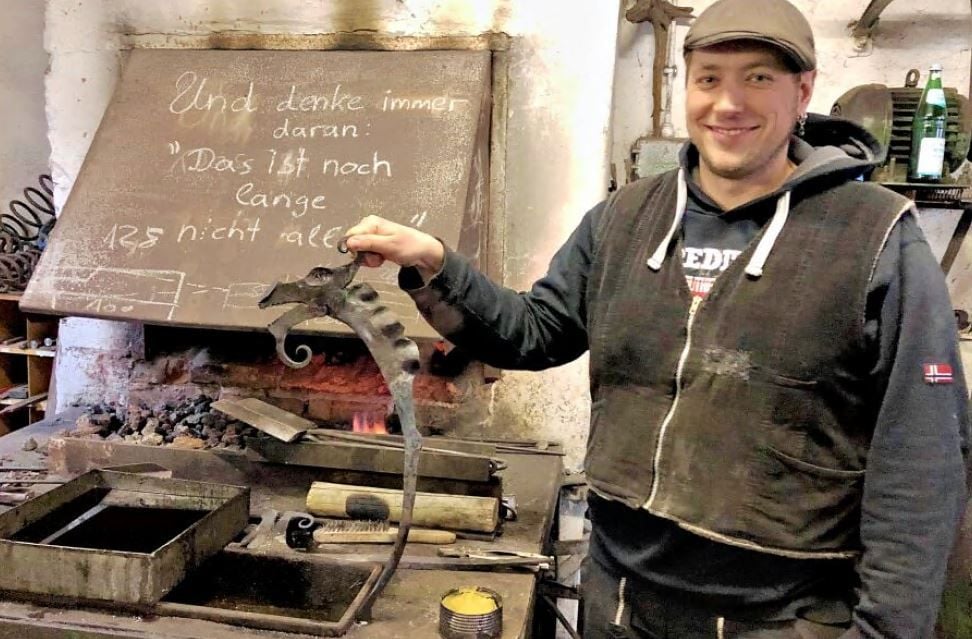 Lukas Nelkenbrecher betreibt seit 2019 die Burgenlandschmiede im Meineweher Ortsteil Pretzsch.
