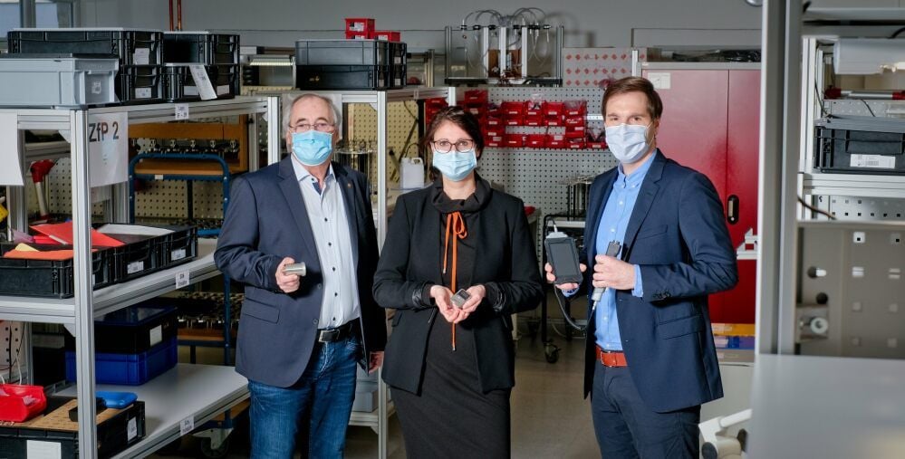 Sonotec ist ein Familienunternehmen. Zur Geschäftsführung gehören Hans-Joachim Münch und seine Kinder Manuela und Michael (von links).
