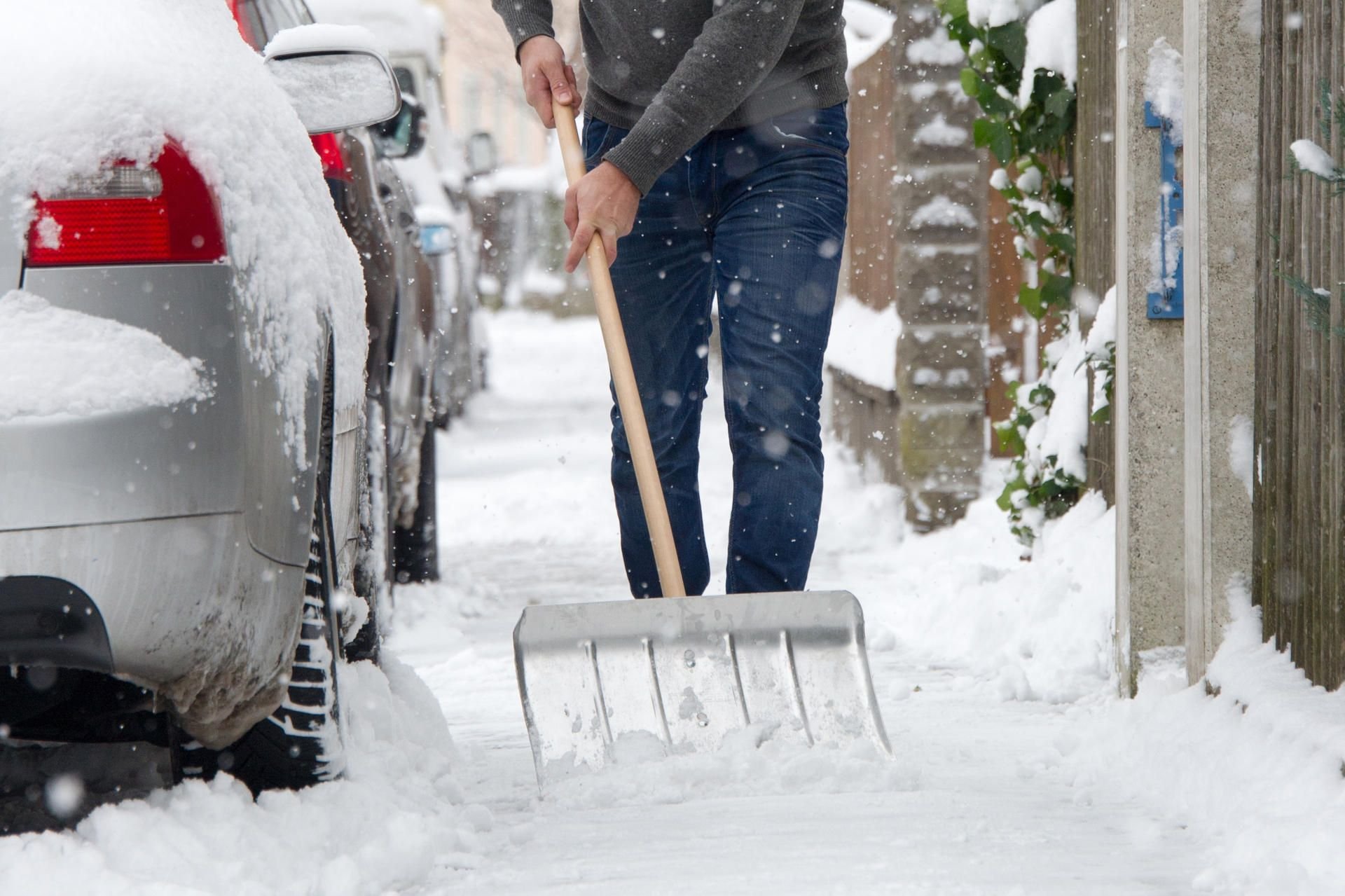 Wenn es schneit, müssen unter Umständen die Eigentümer selbst räumen.